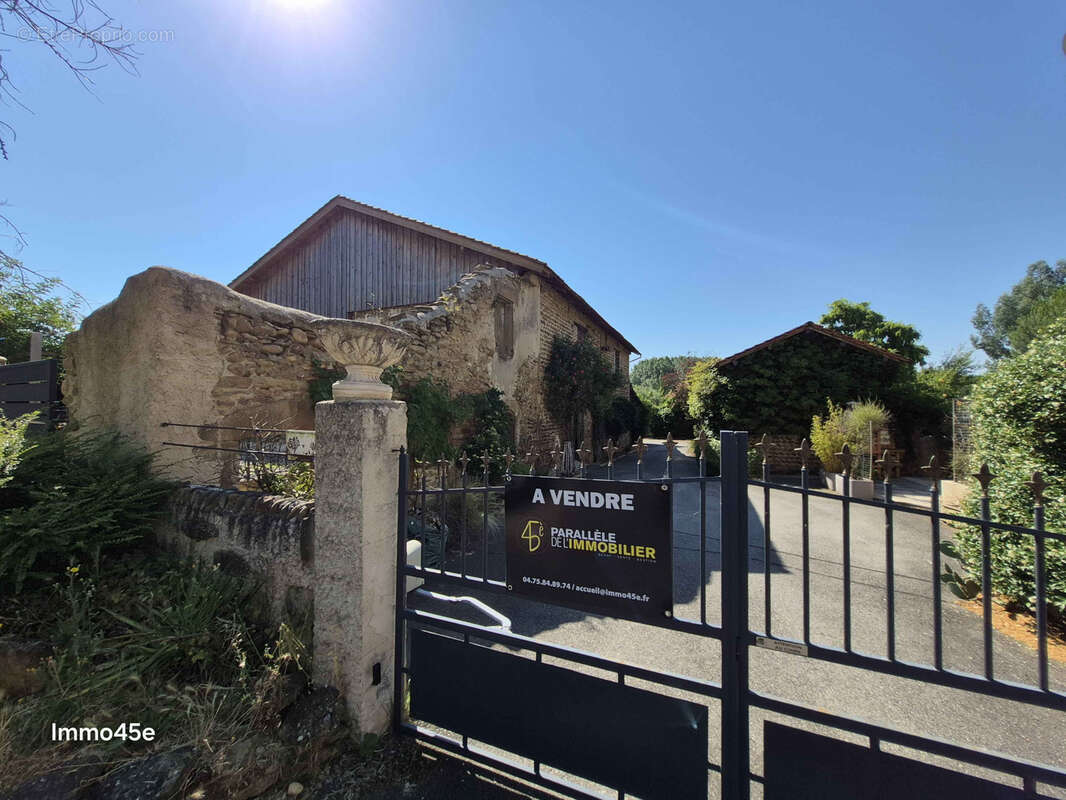 HAUTERIVES - Maison de caractère avec piscine et dépendances - photo 22
