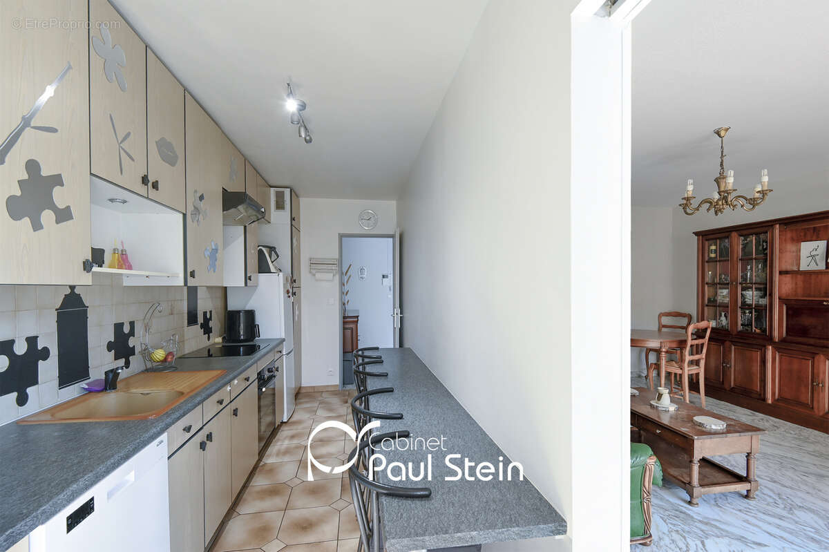 T4 familial avec terrasse, cave et parking   Résidence sécurisée et arborée   Marseille 10ème - photo 3