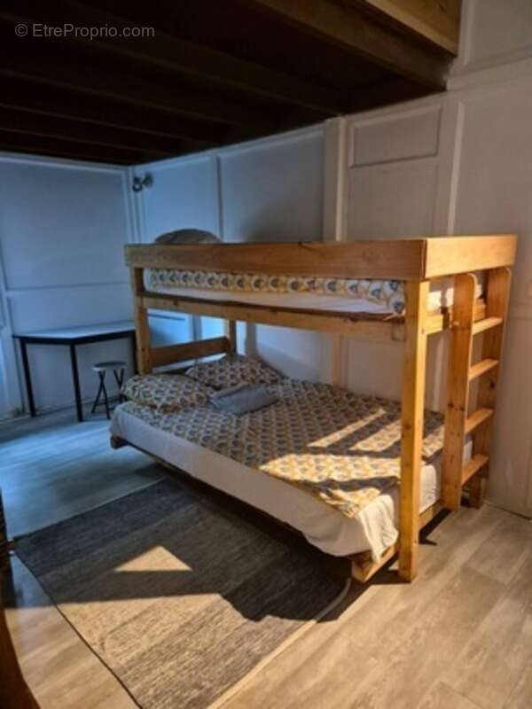 Maison à SAINT-FREZAL-DE-VENTALON