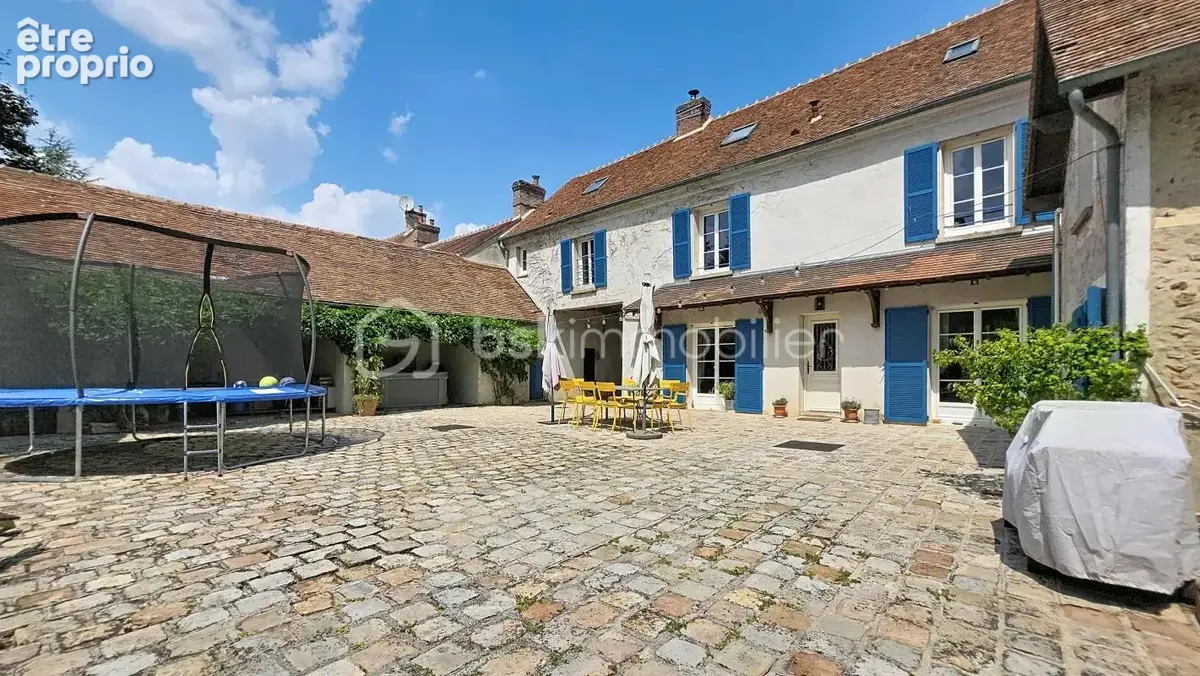 Maison de caractère 210 m² habitables (226 m² au sol) avec piscine chauffée, dépendances et jardin arboré - photo 2