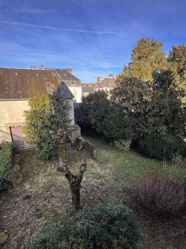 Maison à SAINT-YRIEIX-LA-PERCHE