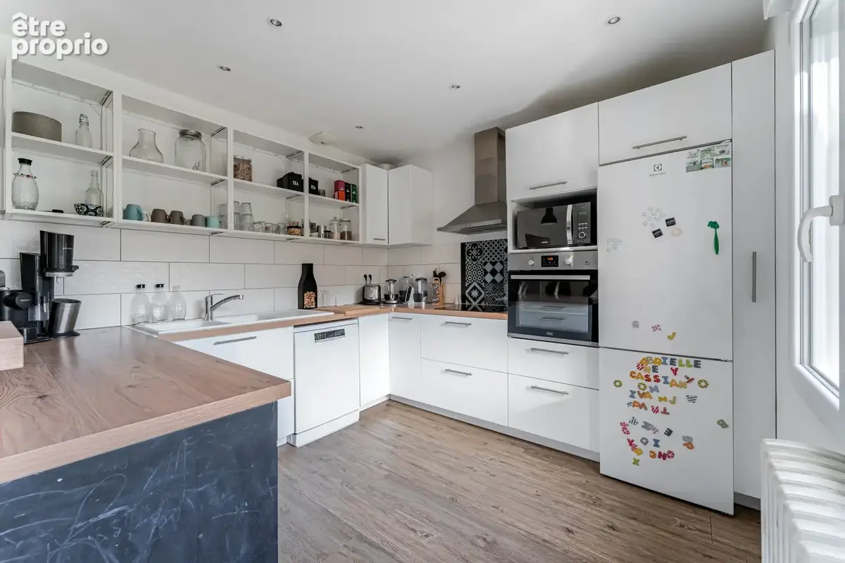 Maison de Village - 165m2, 6 pièces - St Romain au Mt D'Or - photo 3