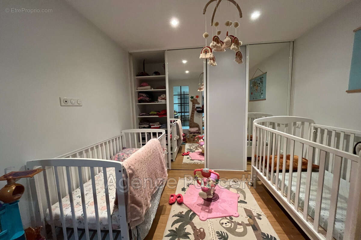 Appartement à VENCE