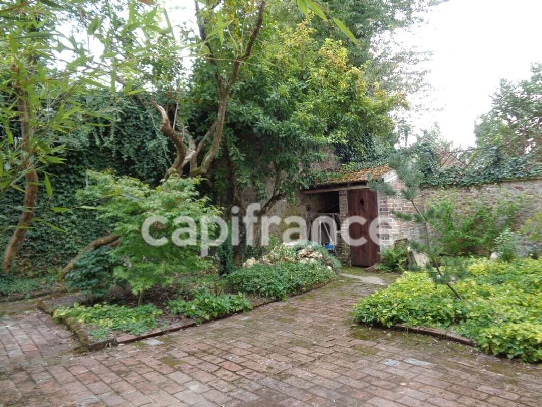 Dpt Yonne (89), à vendre BLENEAU maison de bourg de caractère 5 pièces de 120m2 avec cour de 80m2 - photo 9