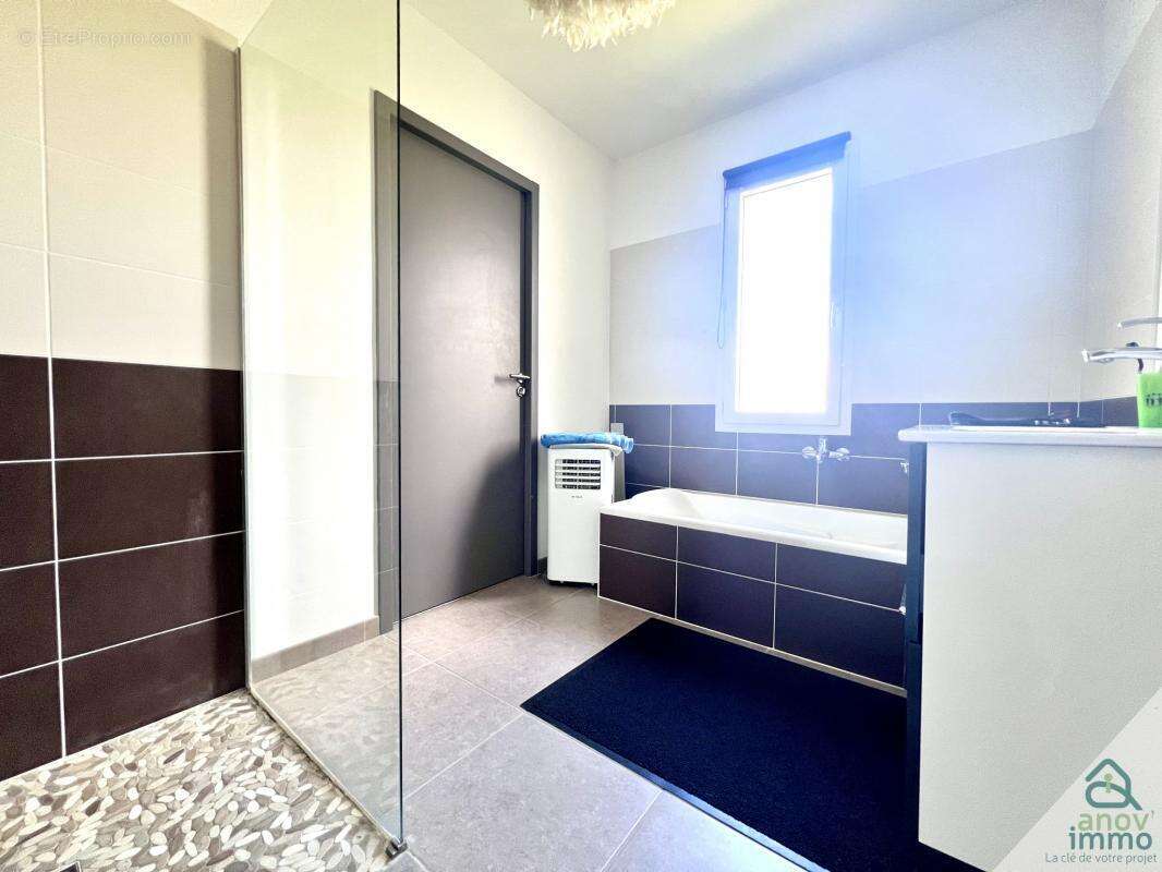 Maison à MIGNALOUX-BEAUVOIR