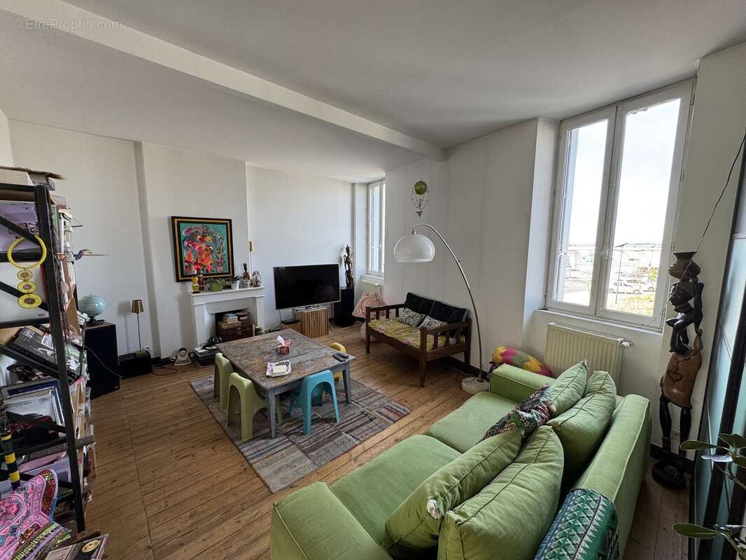 Maison à BARBEZIEUX-SAINT-HILAIRE