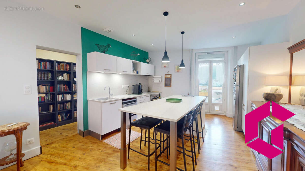 Maison à BRIVES-CHARENSAC