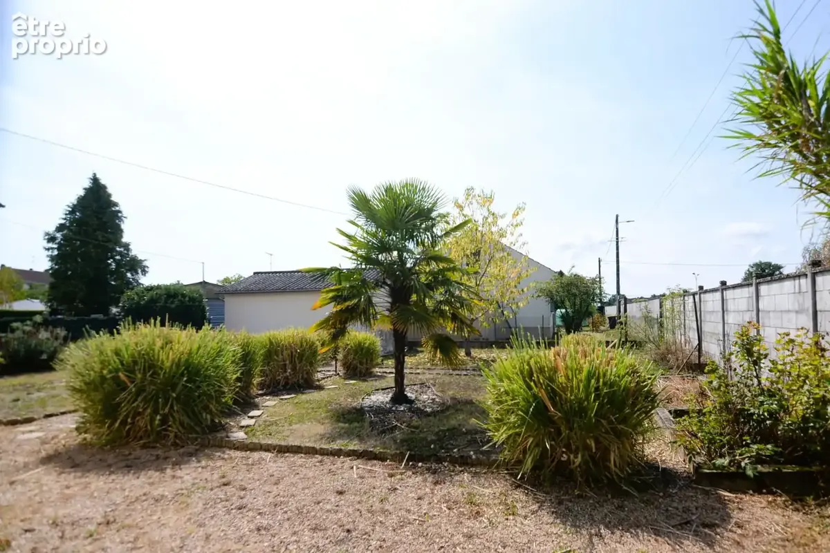 Maison de ville de caractère et terrain privatif de 586m2 - photo 2