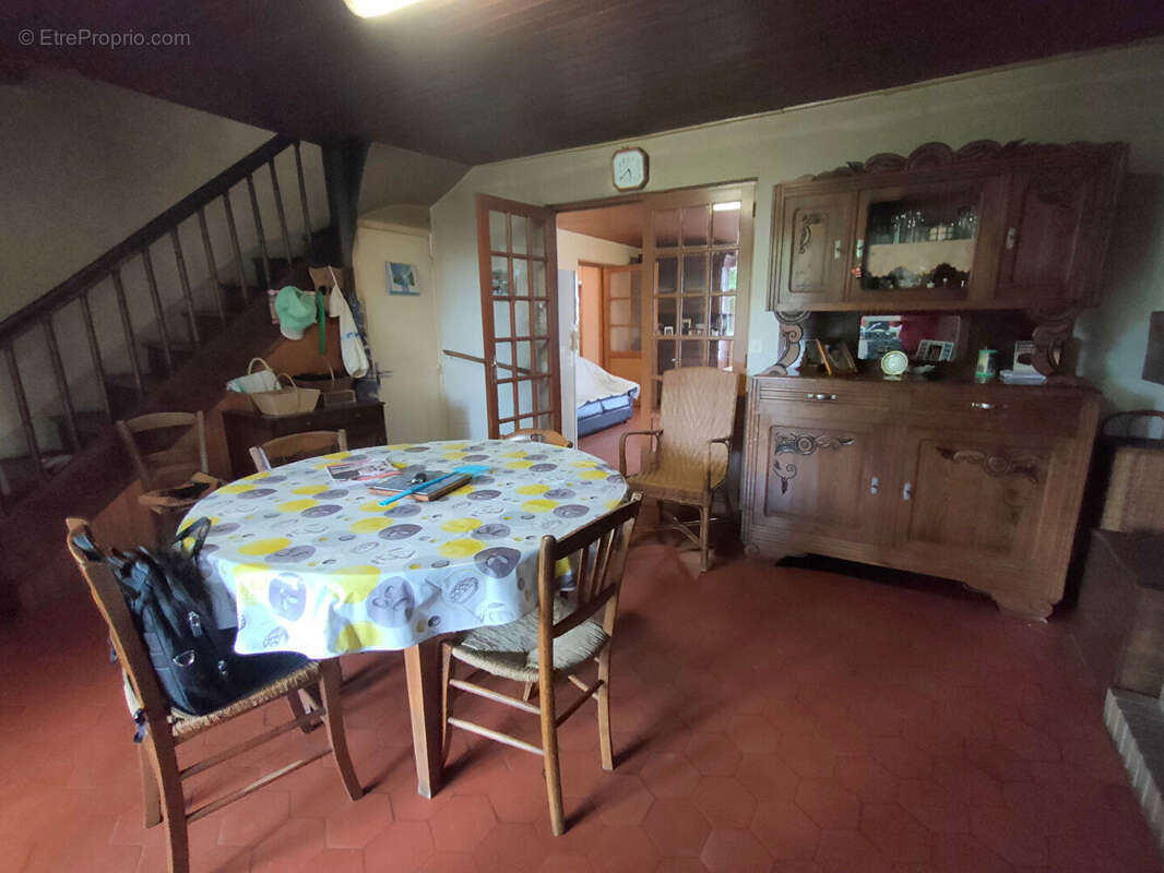 Maison à CHALUS