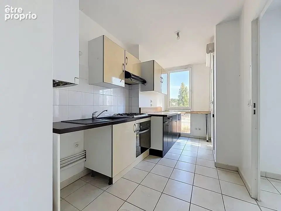 Appartement T3 de 65 m2 - garage - LYON 9 - photo 3