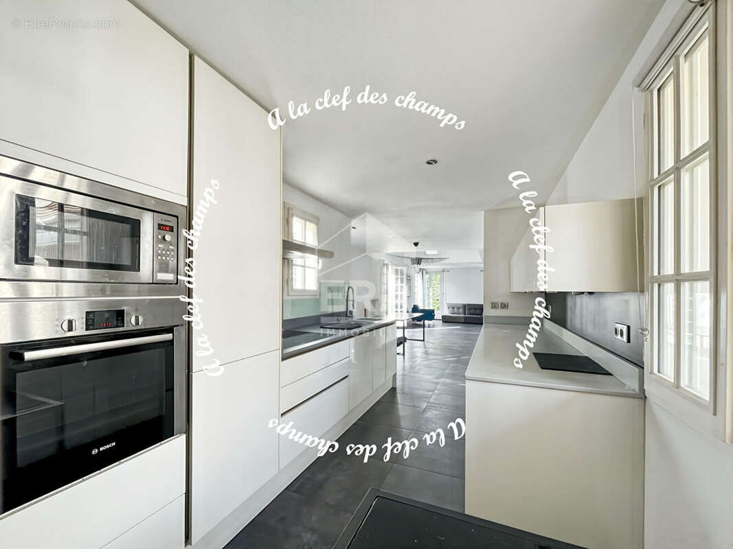 Maison à SAINT-REMY-LES-CHEVREUSE