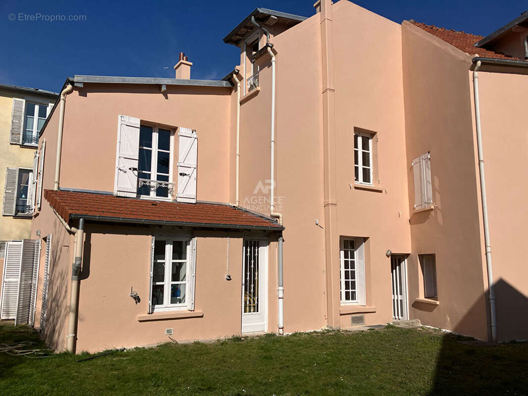 Maison à MAISONS-LAFFITTE