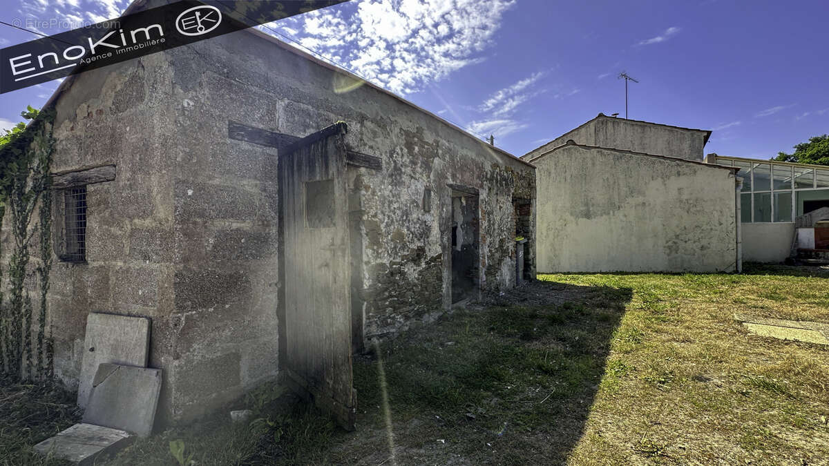 Maison en pierre avec fort potentiel - photo 16