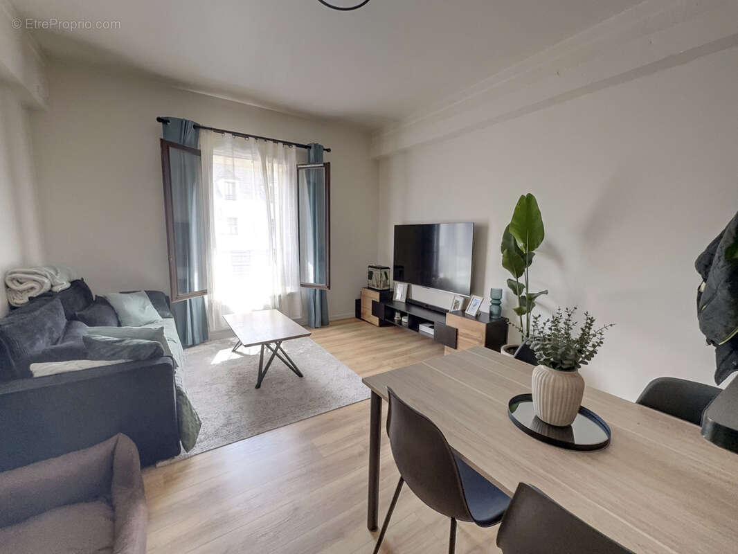 Appartement à OZOIR-LA-FERRIERE