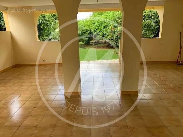 Maison à LES ABYMES