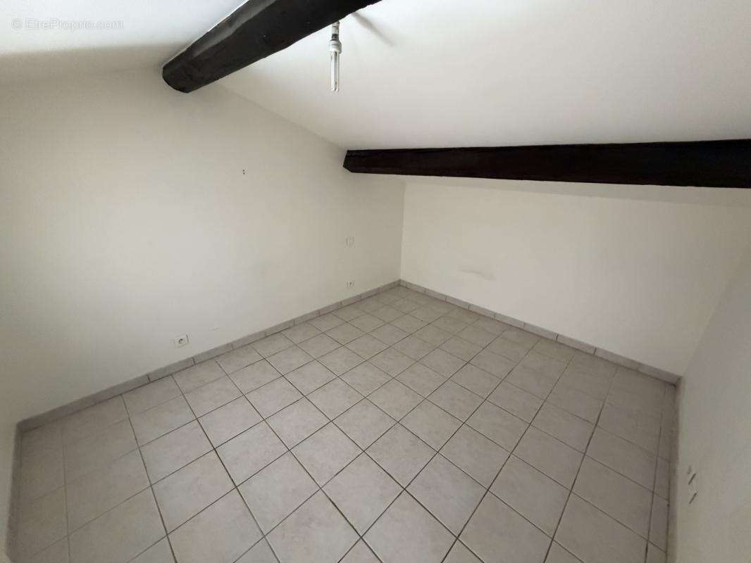 Appartement à THEZAN-DES-CORBIERES
