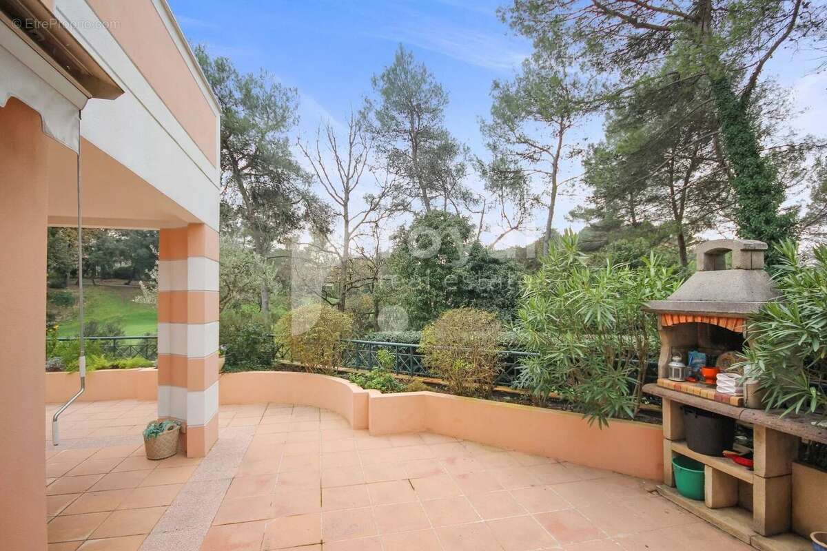 Maison à MOUGINS