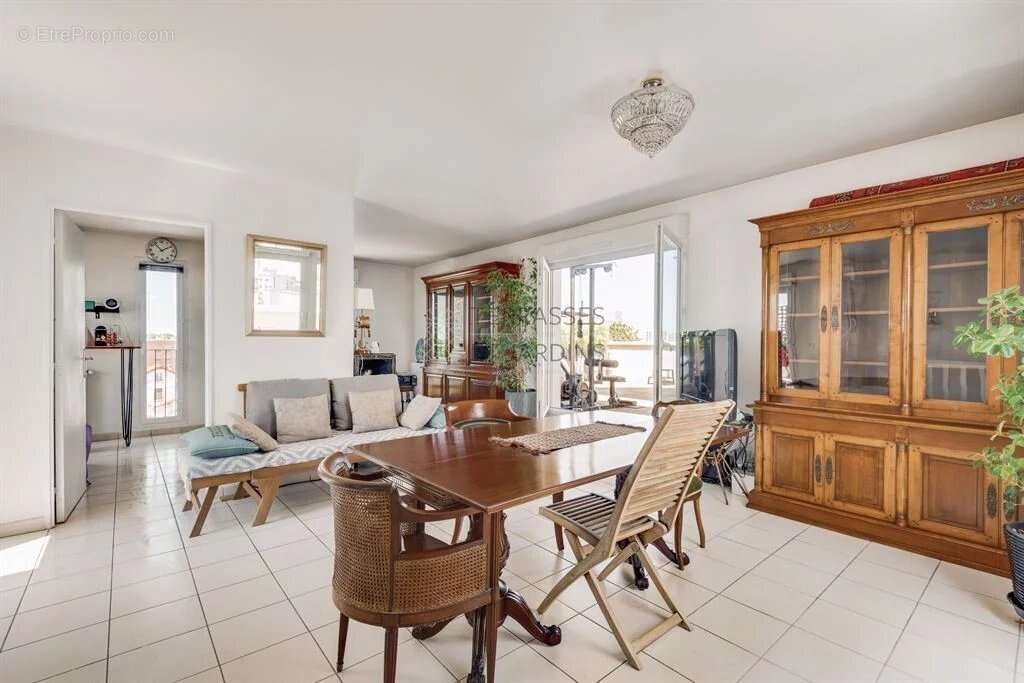 Appartement à LA COURNEUVE