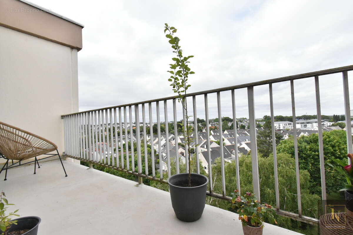 Nantes, appartement  81m2 en dernier étage avec ascenseur et balcon. - photo 11