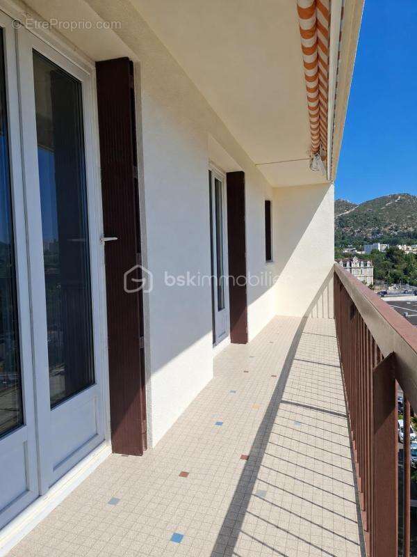 Rare VUE Féérique sur la Mer et la Ville,  appartement T4 en excellent état - photo 5