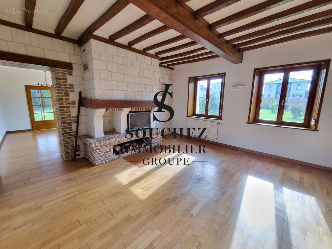 Maison à LATTRE-SAINT-QUENTIN