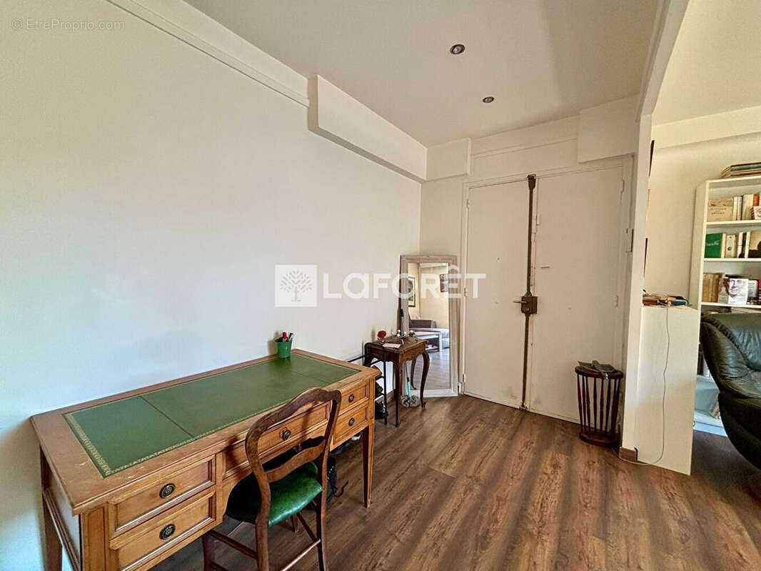 Appartement à MARSEILLE-1E
