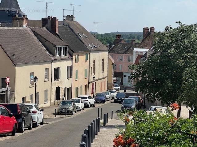 Appartement à EPERNON