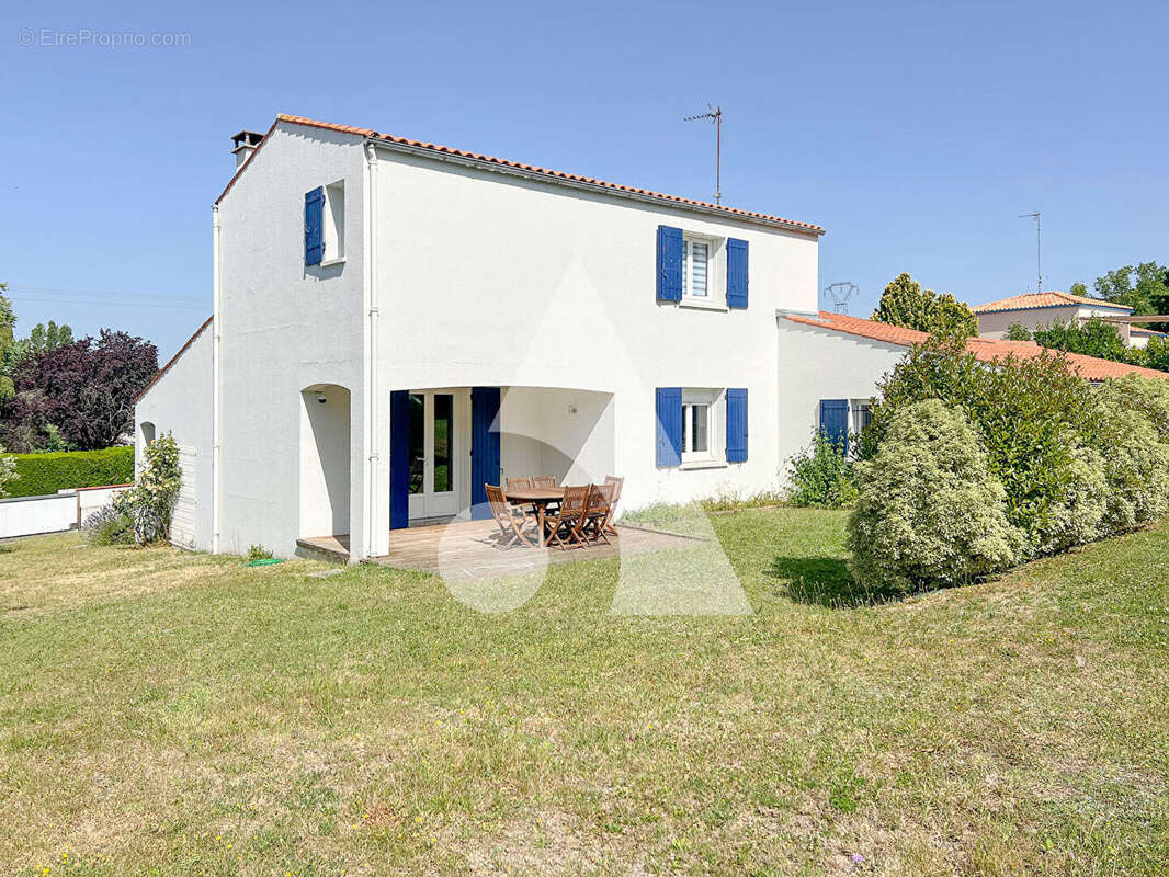 Maison à SAINTES