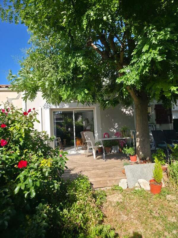 Appartement 65 m² à Clarensac  - photo 8