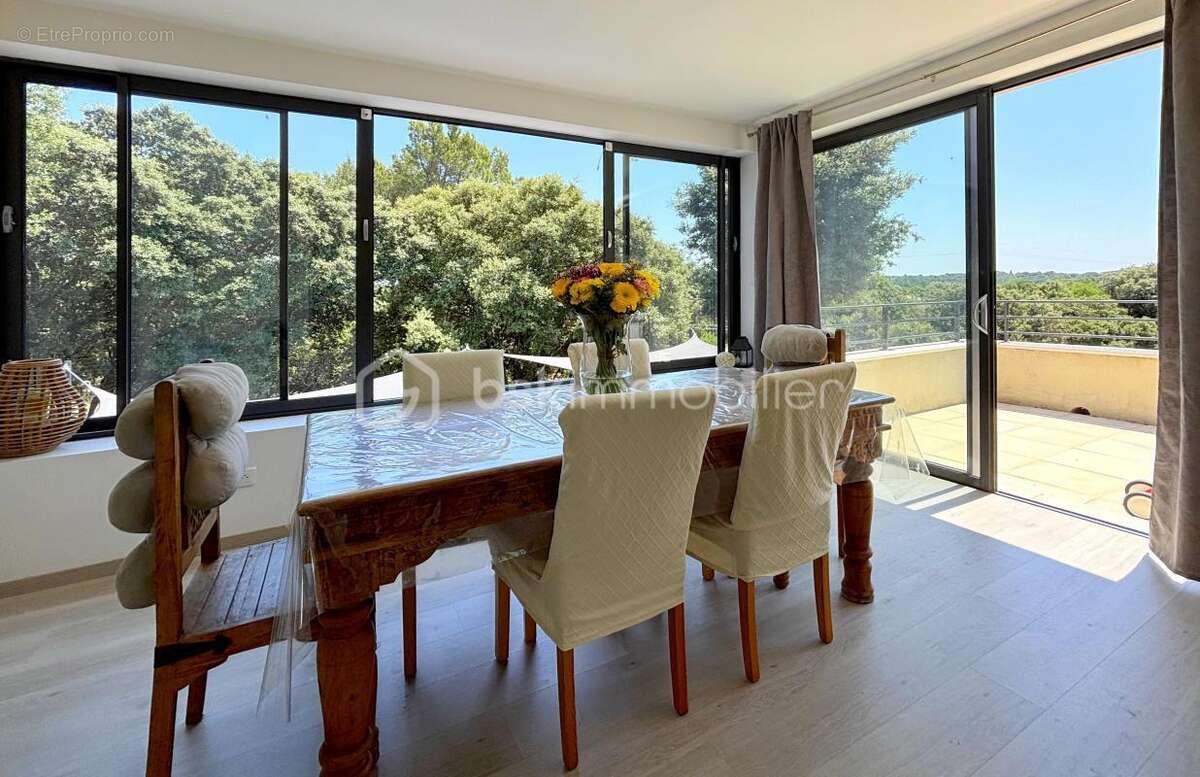 Maison à SUZE-LA-ROUSSE