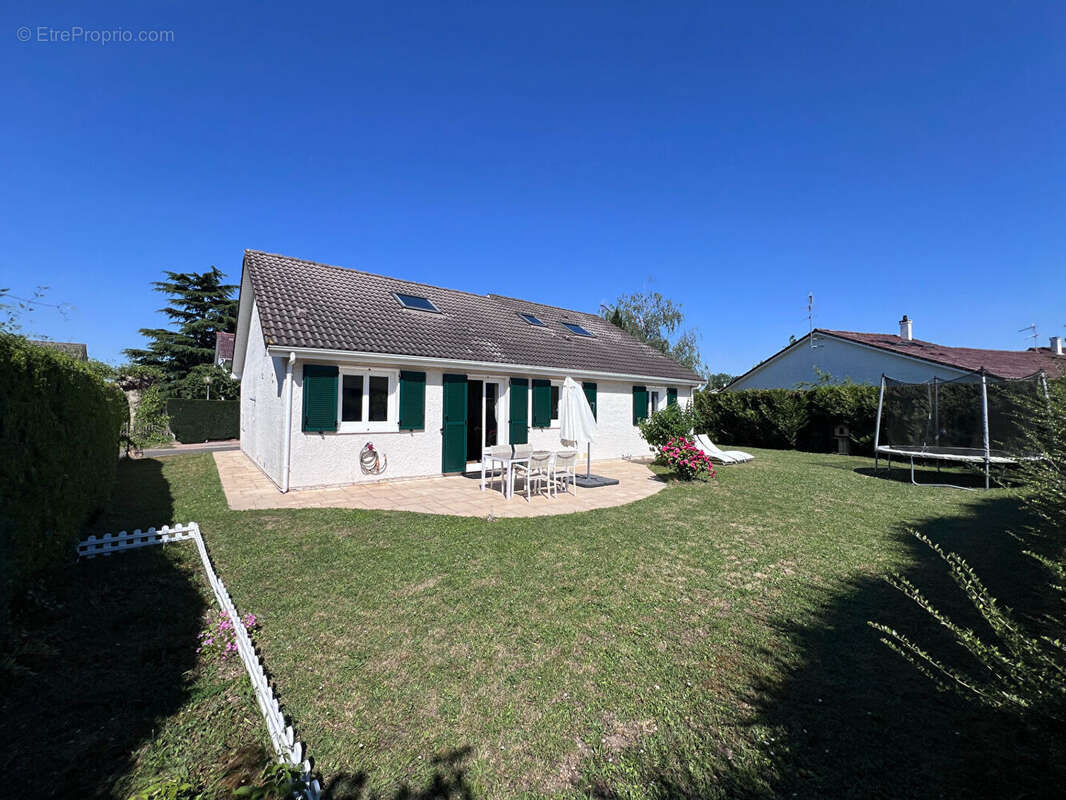 Maison à MAREIL-SUR-MAULDRE