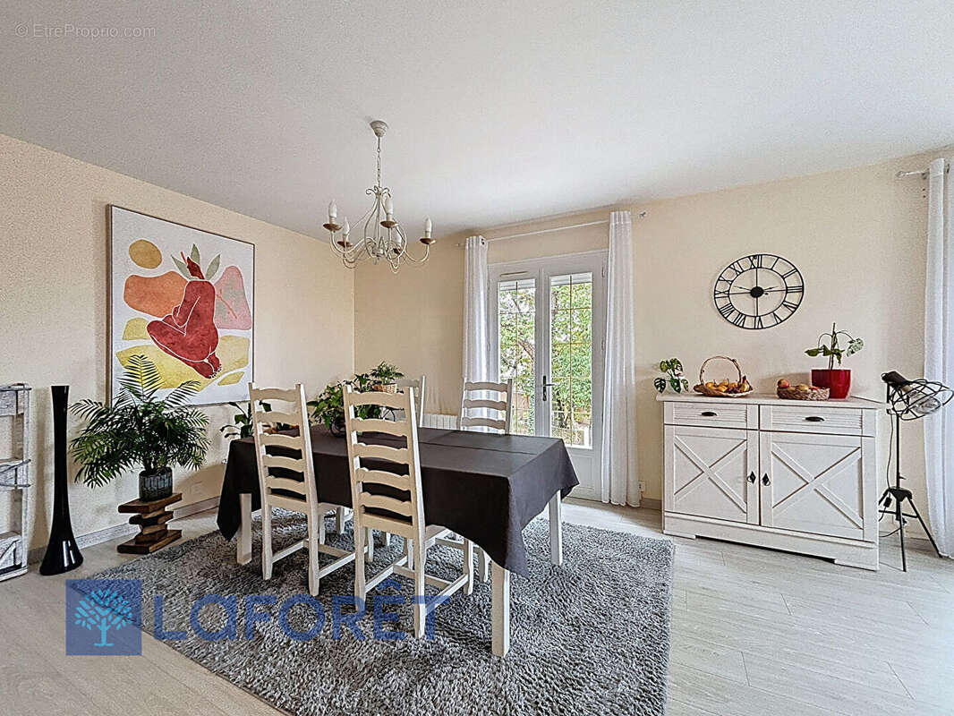 Maison à LA BONNEVILLE-SUR-ITON