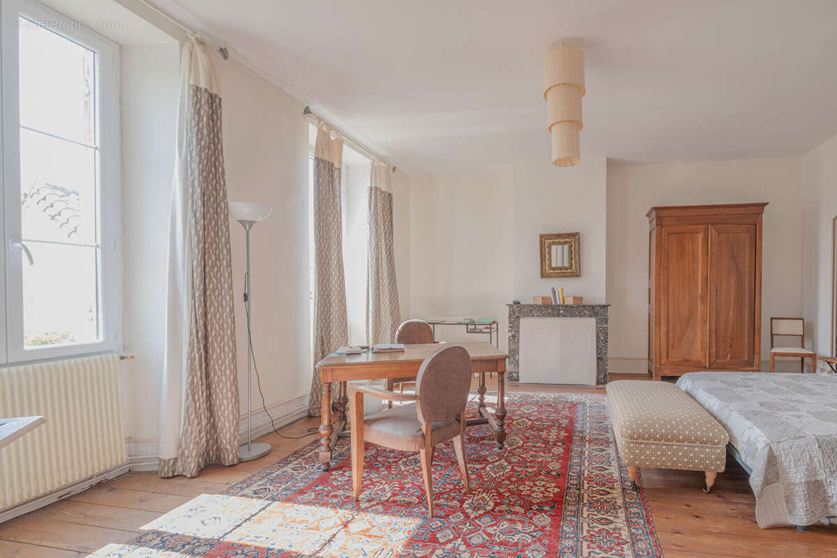 Maison à MONCLAR