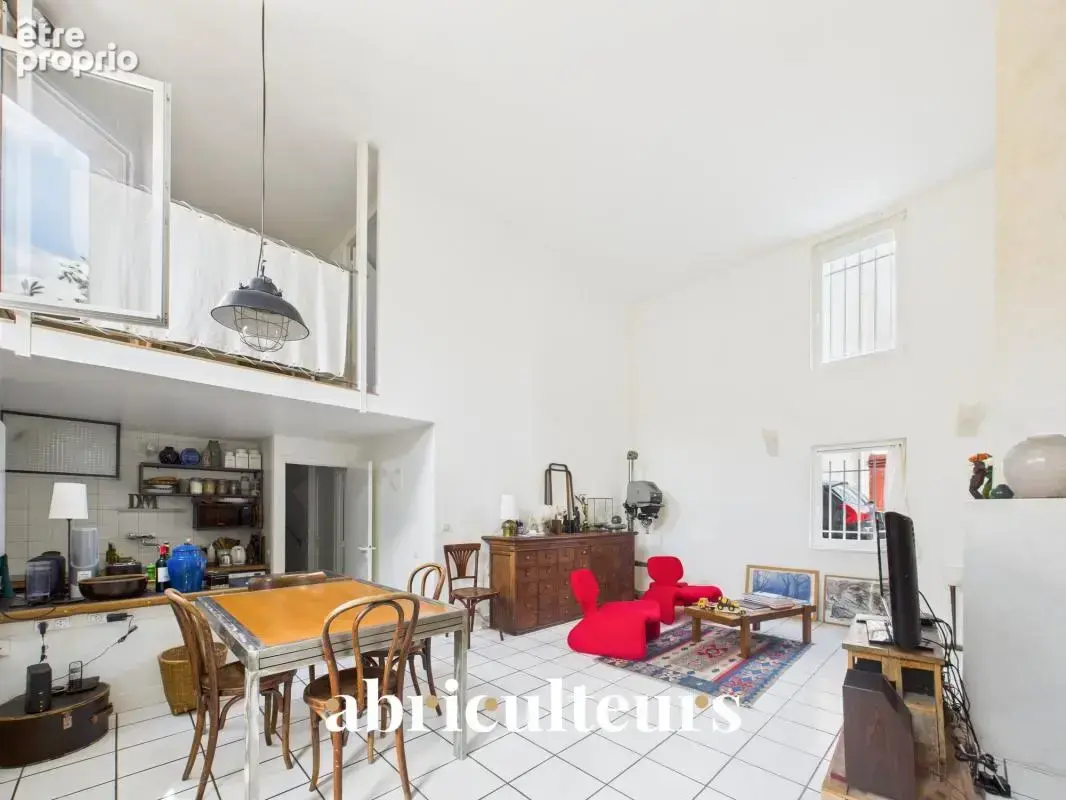 Duplex de charme : beaux espaces et extérieur privé à vendre aux Lilas (93260) - photo 2