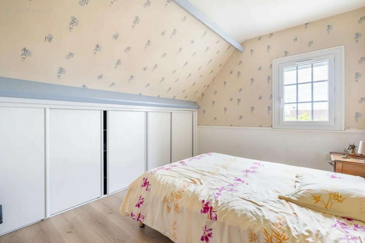 Maison de 5 pièces de 130 m² à Breux-Jouy - photo 9