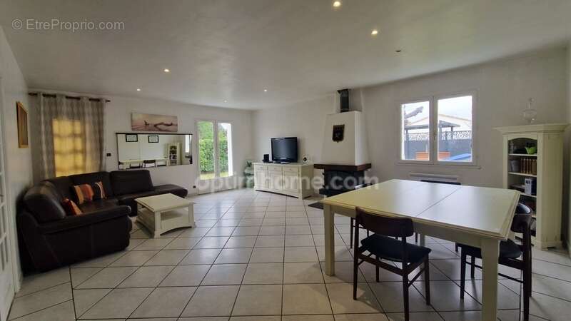 Maison à VILLENAVE-D'ORNON