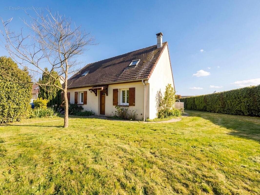 Photo 1 - Maison à VILLENEUVE-LES-SABLONS