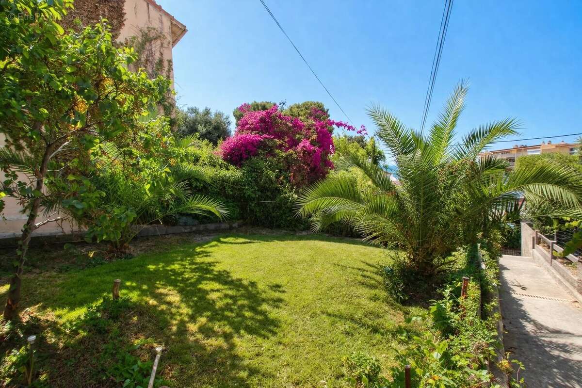 Cap d'ail "centre" - villa 170m²  terrain 1380m²  vue mer  extension possible - photo 12