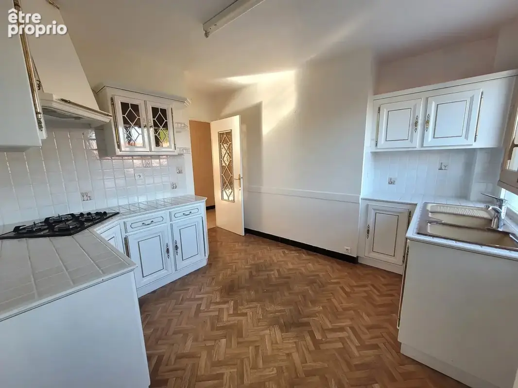 Appartement proche gare avec parking et garage - 3 pièces - 70 m² - photo 5