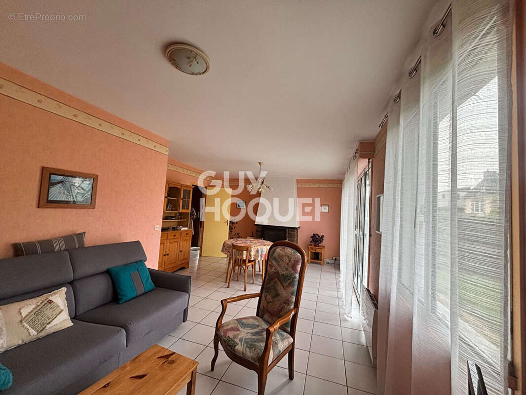 Maison à LANVALLAY
