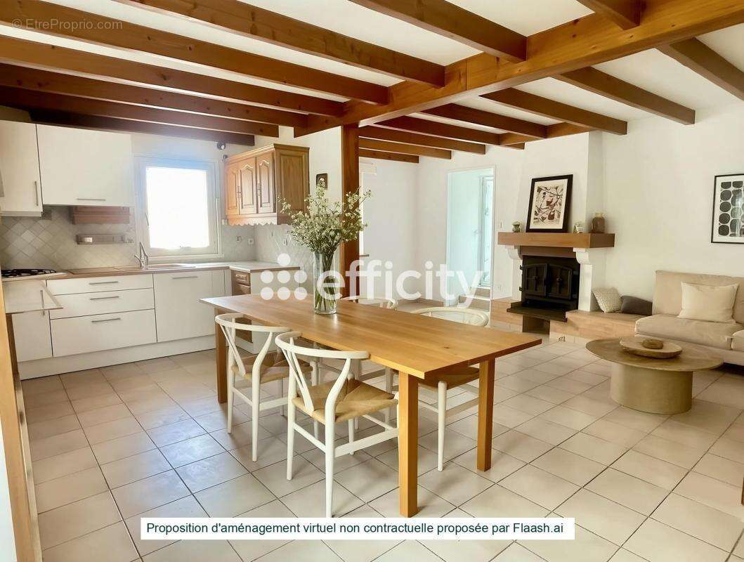 Maison à MARENNES