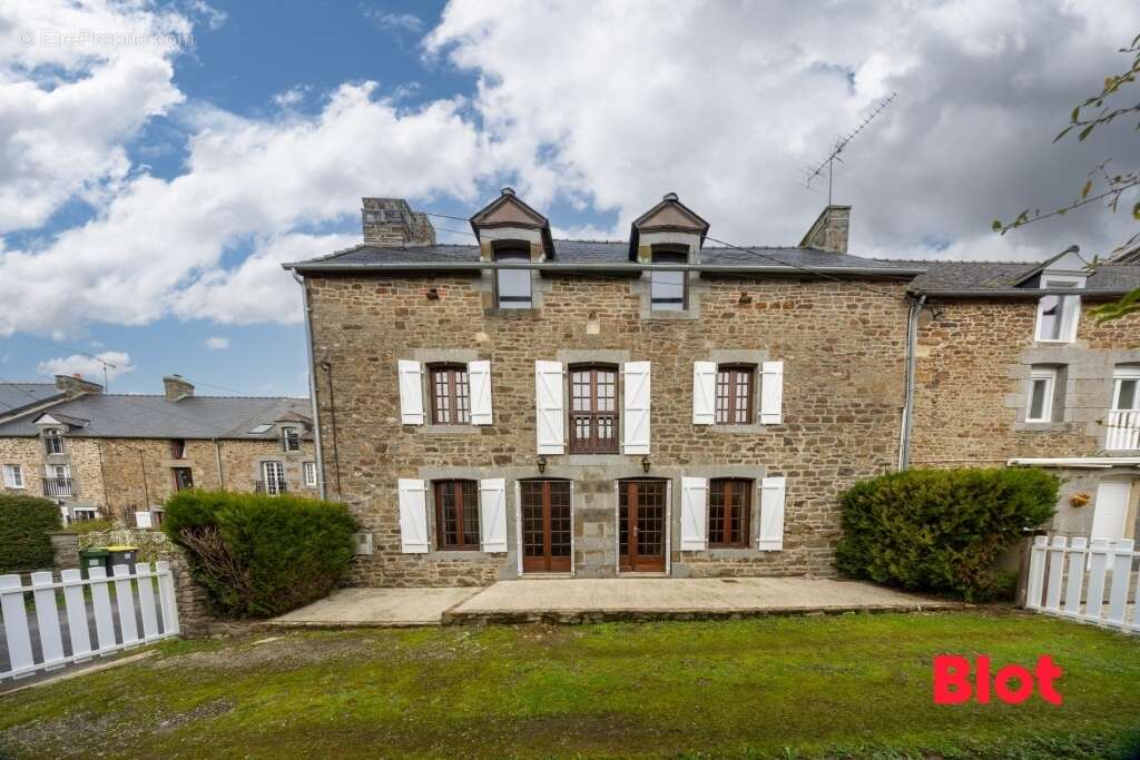 Maison à PLEUDIHEN-SUR-RANCE