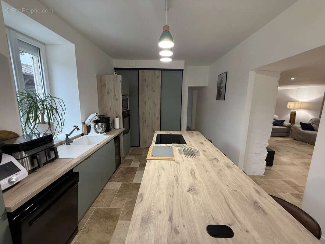Appartement à CHARNAY-LES-MACON