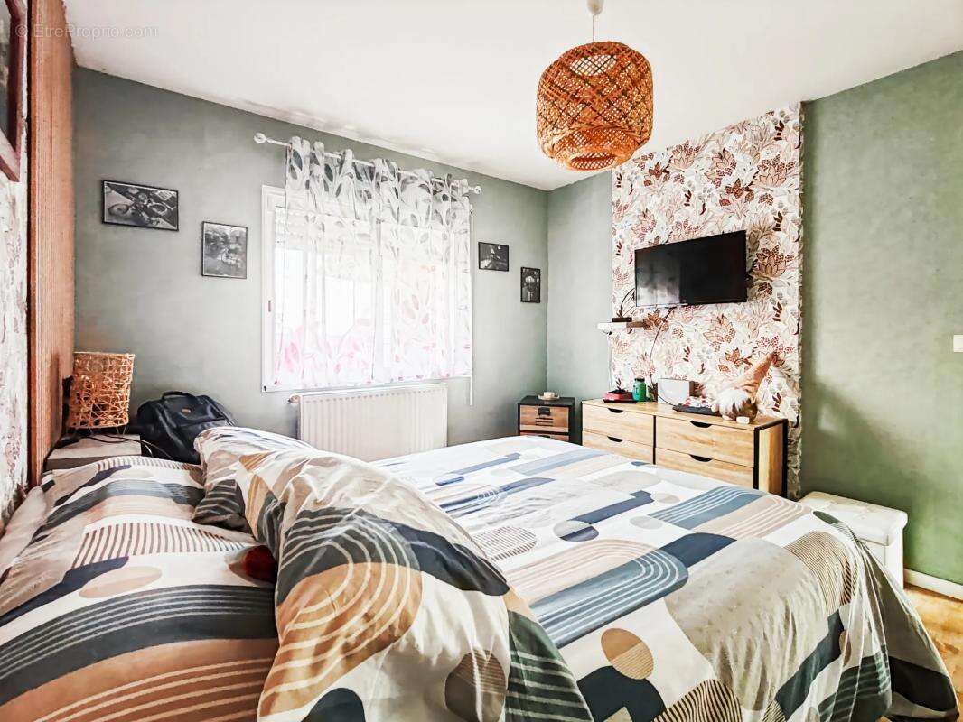 Maison à CHANTELOUP-LES-BOIS