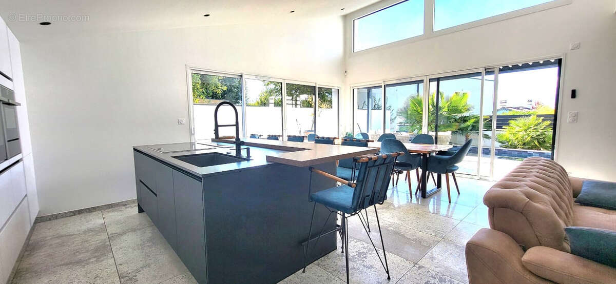 Maison à SALAISE-SUR-SANNE