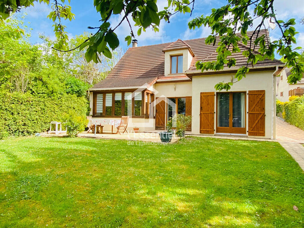 Maison à VAUX-SUR-SEINE