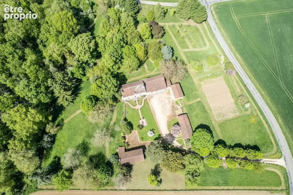 Logis avec parc boisé thurageau - photo 3