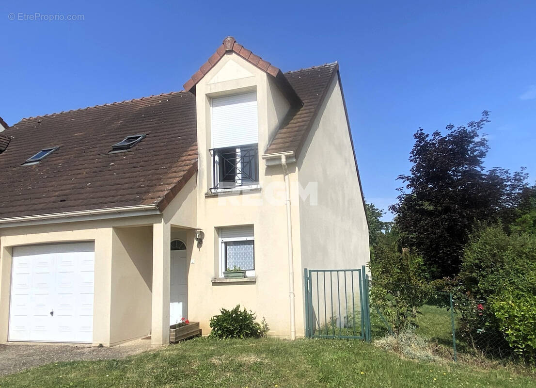 Maison à MORIGNY-CHAMPIGNY
