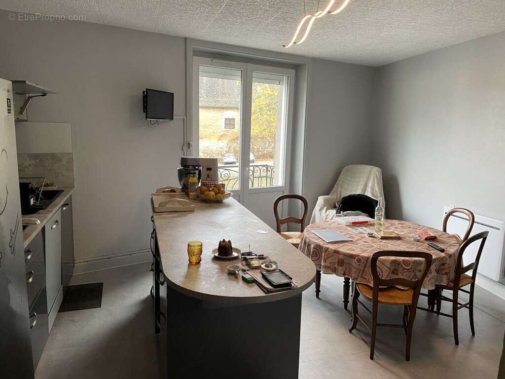 Maison à ARNAC-POMPADOUR