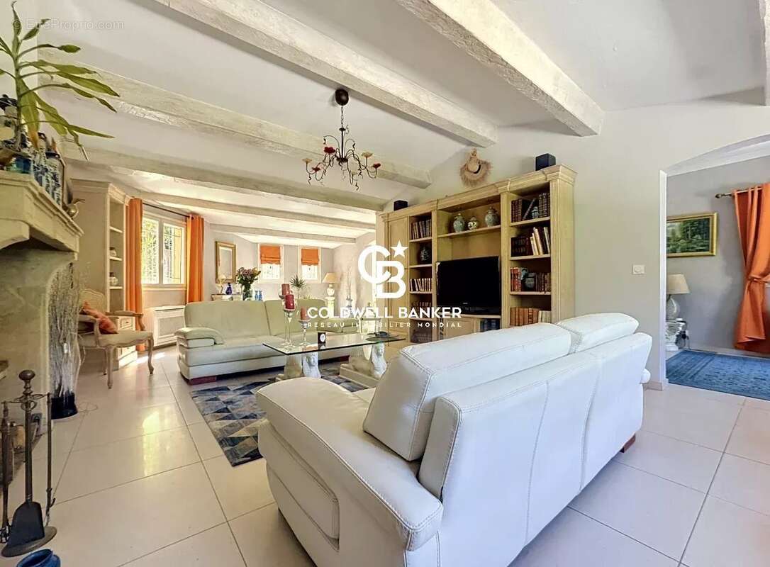 Maison à ROQUEBRUNE-SUR-ARGENS